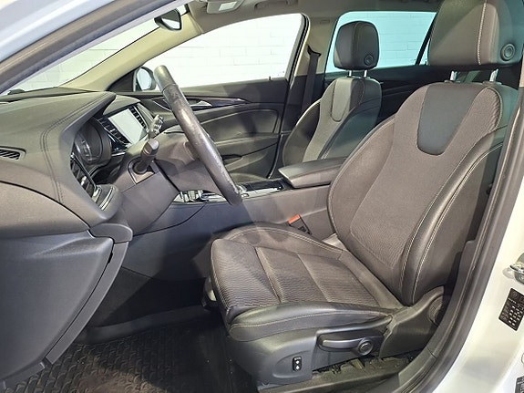 Opel Insignia 3 of 22