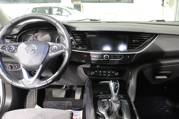 Opel Insignia 11 of 12
