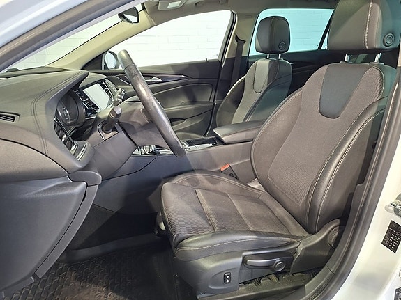 Opel Insignia 3 of 22