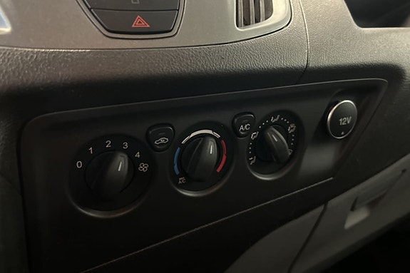 Ford Transit Custom 7 of 11