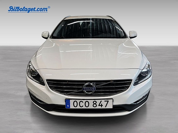 Volvo V60 2 of 5
