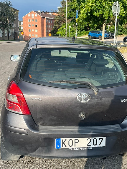 Toyota Yaris 5 of 5