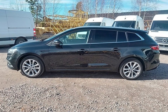 Renault Megane IV 3 of 5