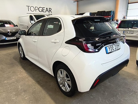 Toyota Yaris 4 of 5