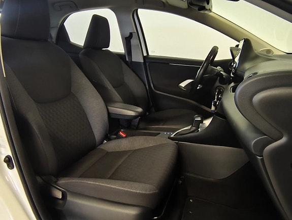 Toyota Yaris 16 of 18