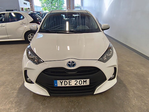 Toyota Yaris 2 of 5