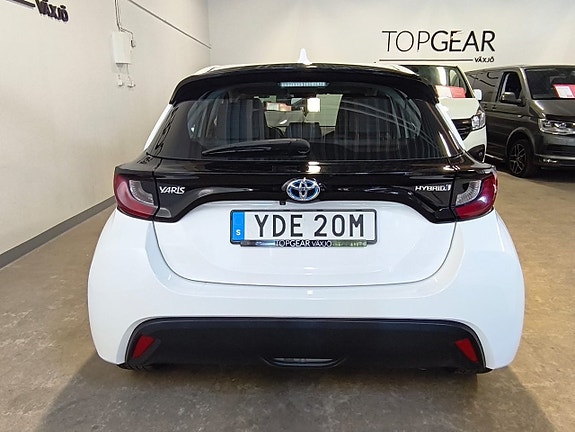 Toyota Yaris 5 of 5