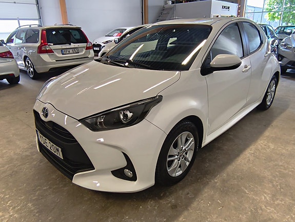 Toyota Yaris 3 of 5