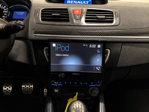Renault Megane 17 of 17