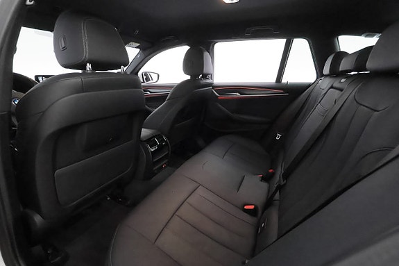 BMW 530e 19 of 30