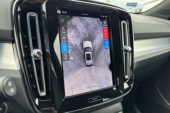 Volvo XC40 13 of 13