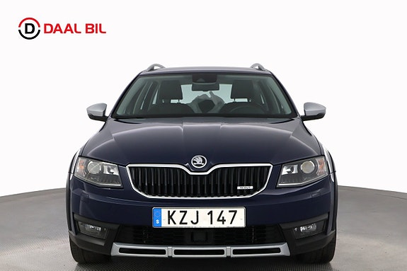 Skoda Octavia Scout 2 of 5