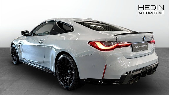 BMW M4 2 of 5