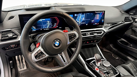 BMW M4 4 of 5