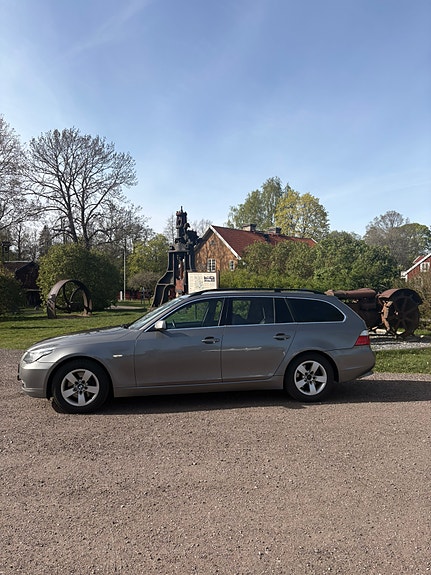 BMW 520d 2 of 5
