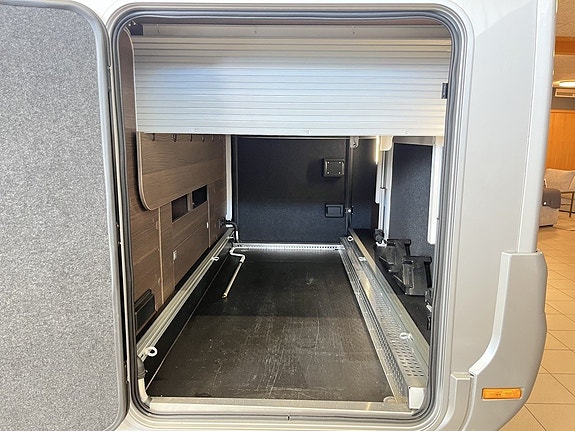 Adria CORAL SUPREME MB 670 DC (ALDE+Mercedes+Ugn+Aut 170hk) 6 of 23