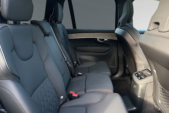 Volvo XC90 12 of 13