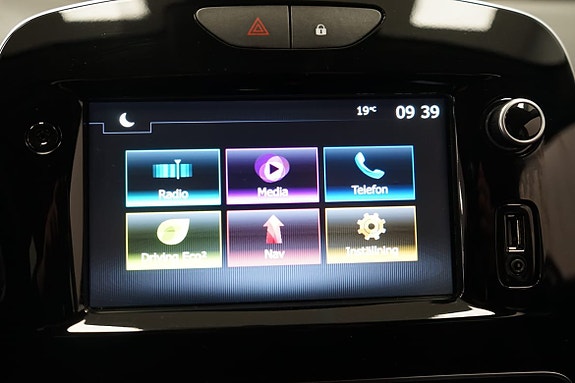Renault Clio 10 of 18