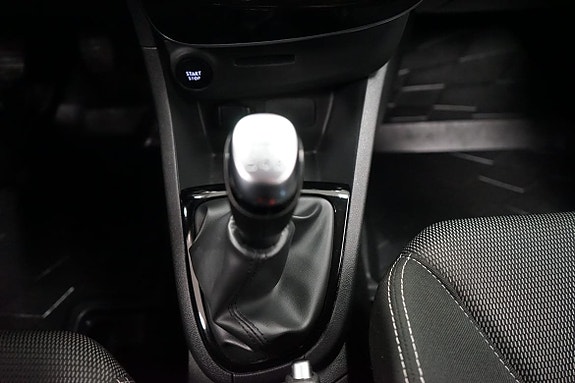 Renault Clio 14 of 18