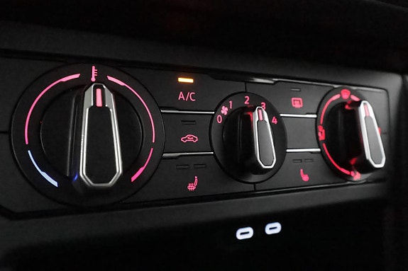 Volkswagen Polo 23 of 30