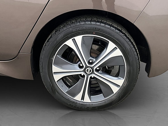 Nissan Leaf 12 of 30