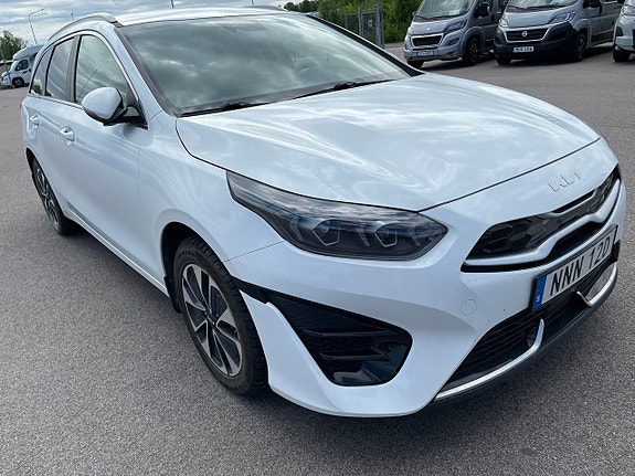 Kia Ceed 2 of 2