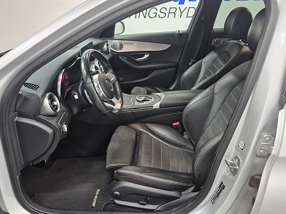 Mercedes-Benz C300 2 of 5