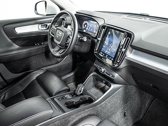 Volvo XC40 5 of 5
