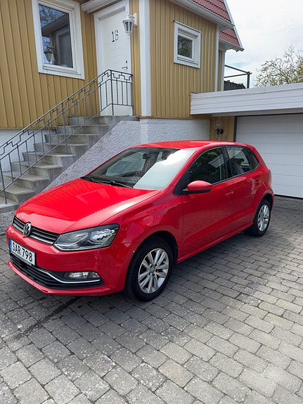 Volkswagen Polo 2 of 5