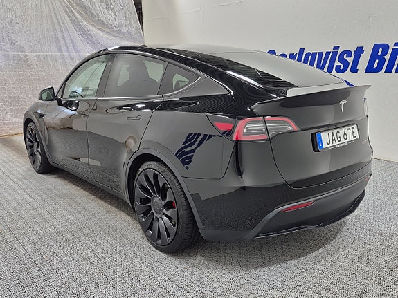 Tesla Model Y 5 of 11