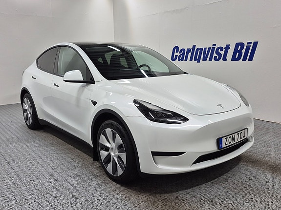 Tesla Model Y 3 of 10