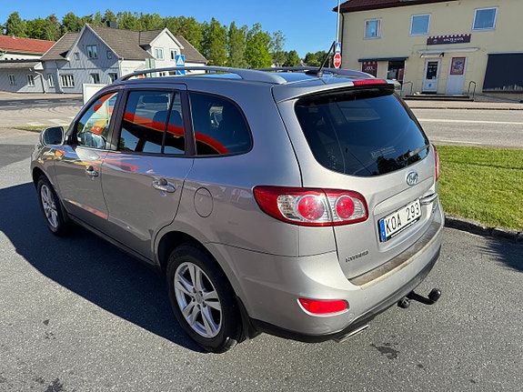 Hyundai Santa Fe 9 of 16