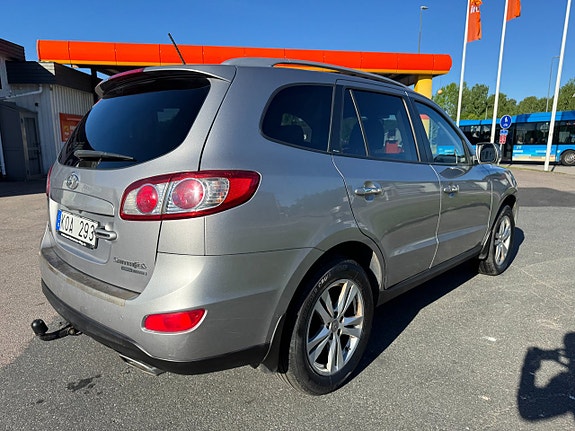 Hyundai Santa Fe 4 of 16