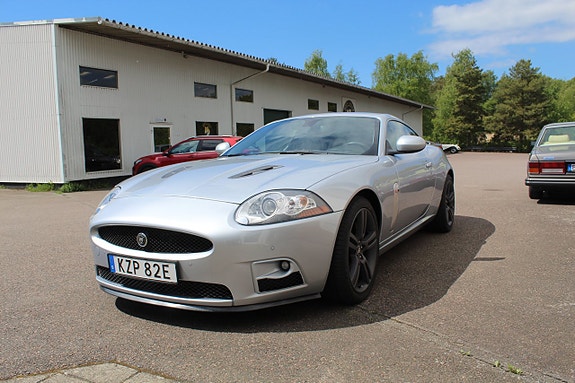 Jaguar XKR 2 of 14