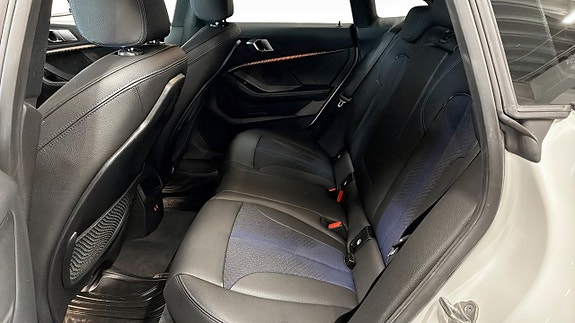 BMW 218 5 of 12