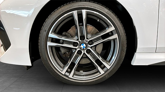 BMW 218 9 of 12