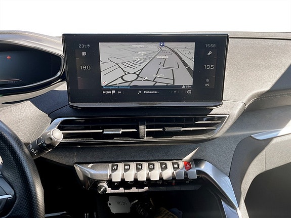 Peugeot 5008 12 of 17