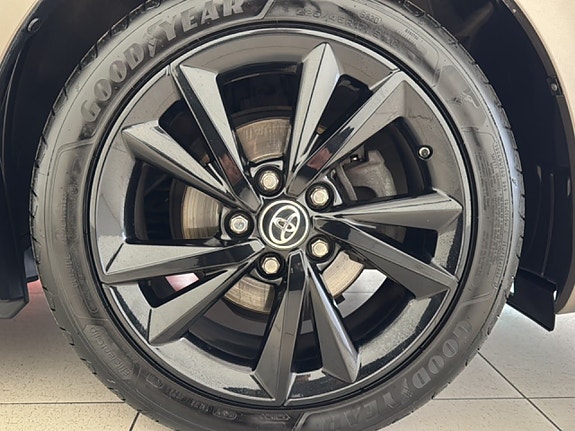 Toyota Auris 15 of 21