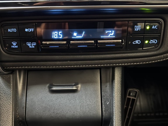 Toyota Auris 13 of 21