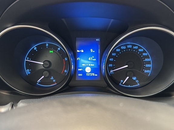 Toyota Auris 10 of 21