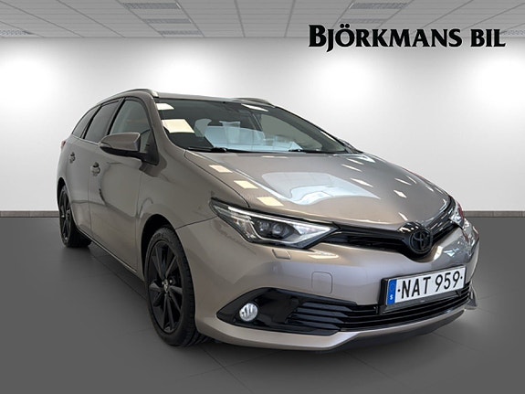 Toyota Auris 3 of 21