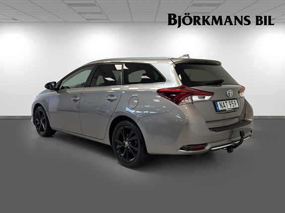 Toyota Auris 6 of 21