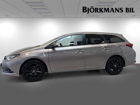 Toyota Auris 4 of 21