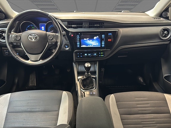 Toyota Auris 7 of 21