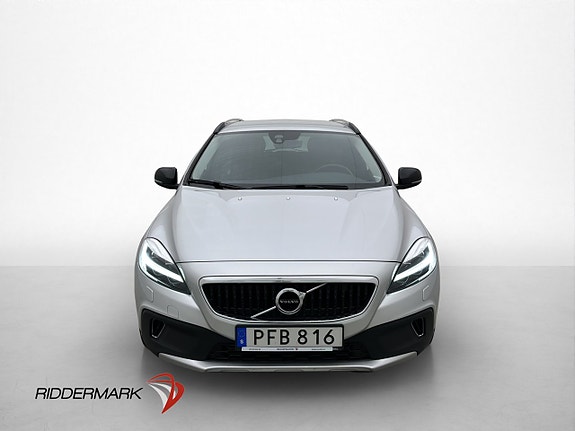 Volvo V40 Cross Country 2 of 5