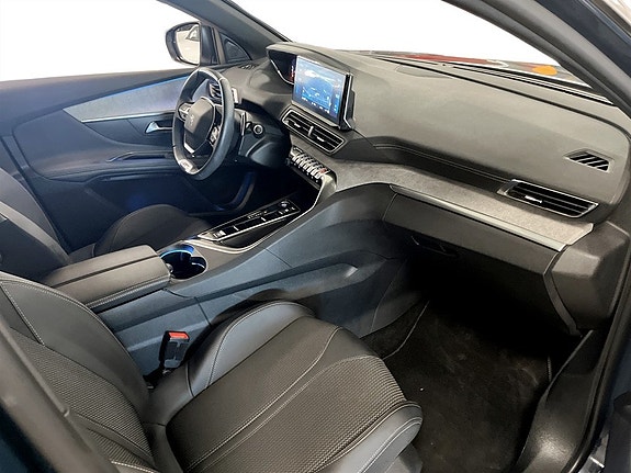 Peugeot 3008 13 of 17