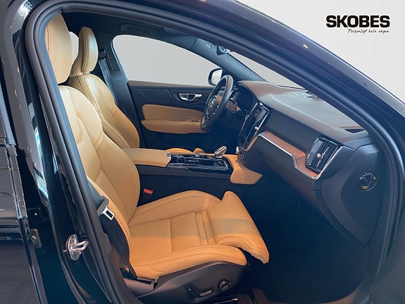 Volvo V60 12 of 30