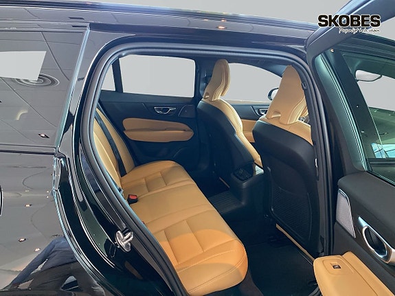 Volvo V60 11 of 30