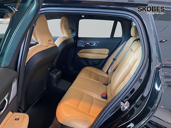 Volvo V60 10 of 30