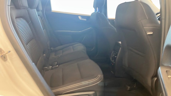 Ford Kuga 5 of 9